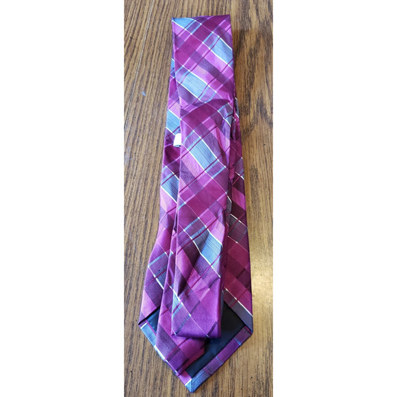 Arrow Red and Blue Square Geometric Pattern Silk Men's Necktie Tie - Picture 3 of 8